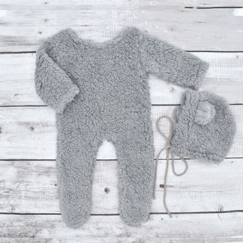 Newborn Bear-Themed Photoshoot Set – Fleece Romper + Hat (2PCS) - Nestling Babies