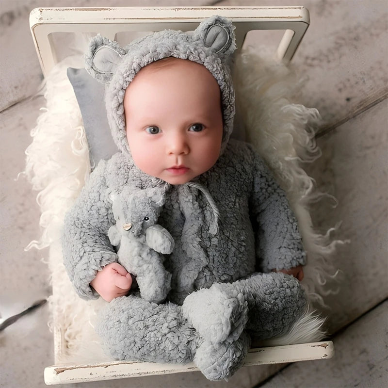 Newborn Bear-Themed Photoshoot Set – Fleece Romper + Hat (2PCS) - Nestling Babies 