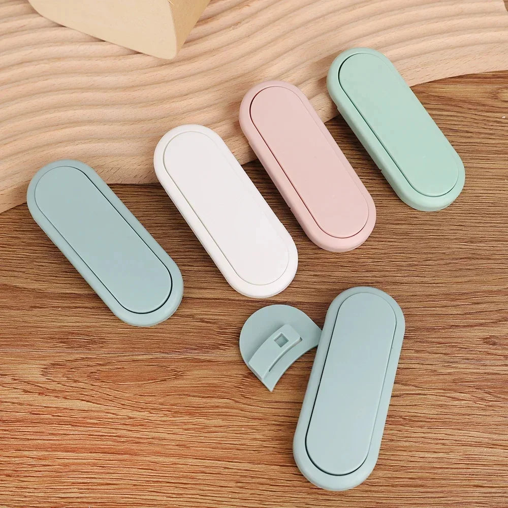 5PCS Invisible Safety Latches for Cabinets & Drawers – Baby Anti-Pinch Locks - Nestling Babies 