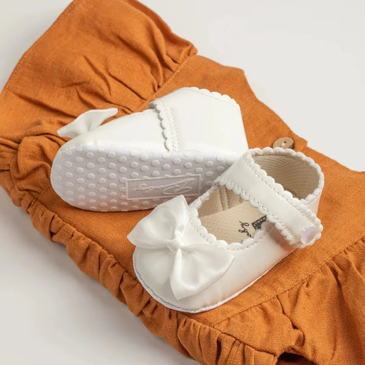 Classic Baby Girl PU Leather Bow Shoes – Princess Crib Flats for Newborns (0–18 Months) - Nestling Babies 